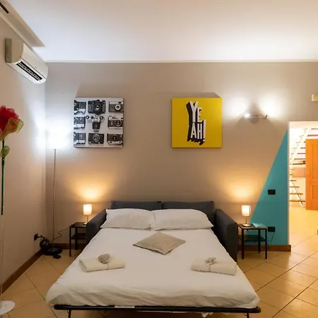 Colored House Until 7 People Above Sqplebiscito * Νάπολη