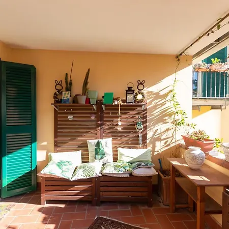 Colored House Until 7 People Above Sqplebiscito *