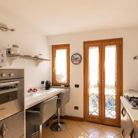 Apartamento Colored House Until 7 People Above Sqplebiscito Nápoles