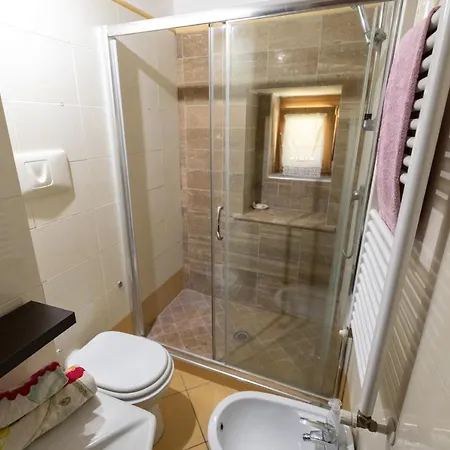 Colored House Until 7 People Above Sqplebiscito Apartamento *